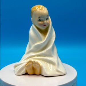 1952-1981 Royal Doulton “This Little Pig” HN2125. White Blanket.